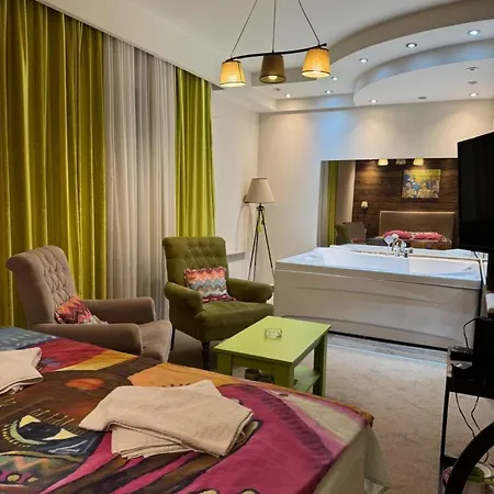 Jacuzzi In Bedroom Elegance