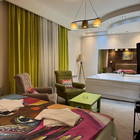 Jacuzzi In Bedroom Elegance Appartement *