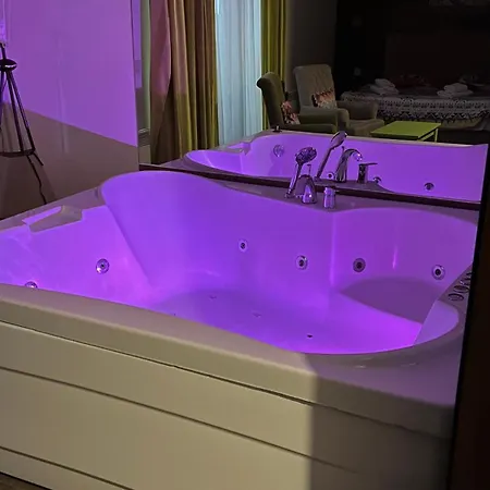 Appartement Jacuzzi In Bedroom Elegance Zlatibor