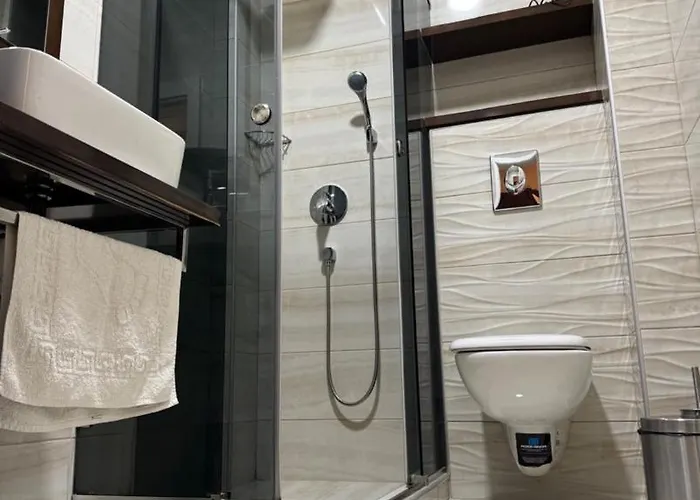 Jacuzzi In Bedroom Elegance 아파트