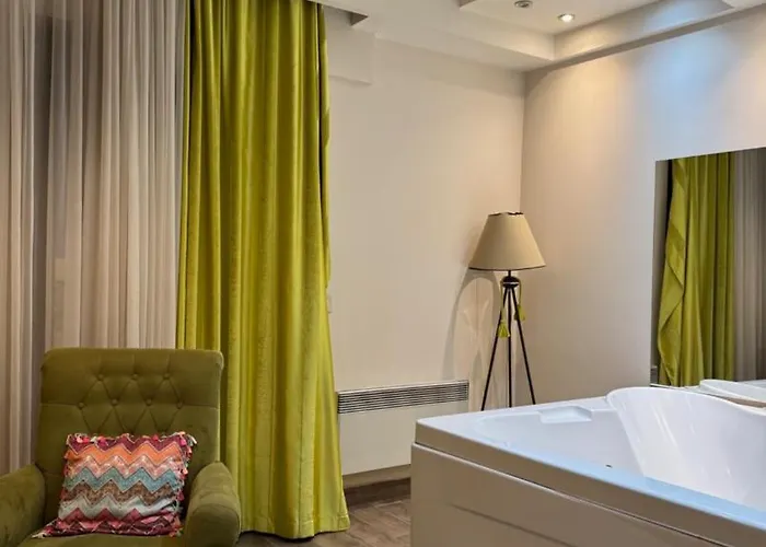 Jacuzzi In Bedroom Elegance 아파트 즐라티보