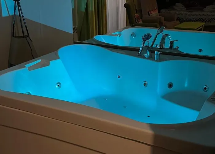 Jacuzzi In Bedroom Elegance 즐라티보